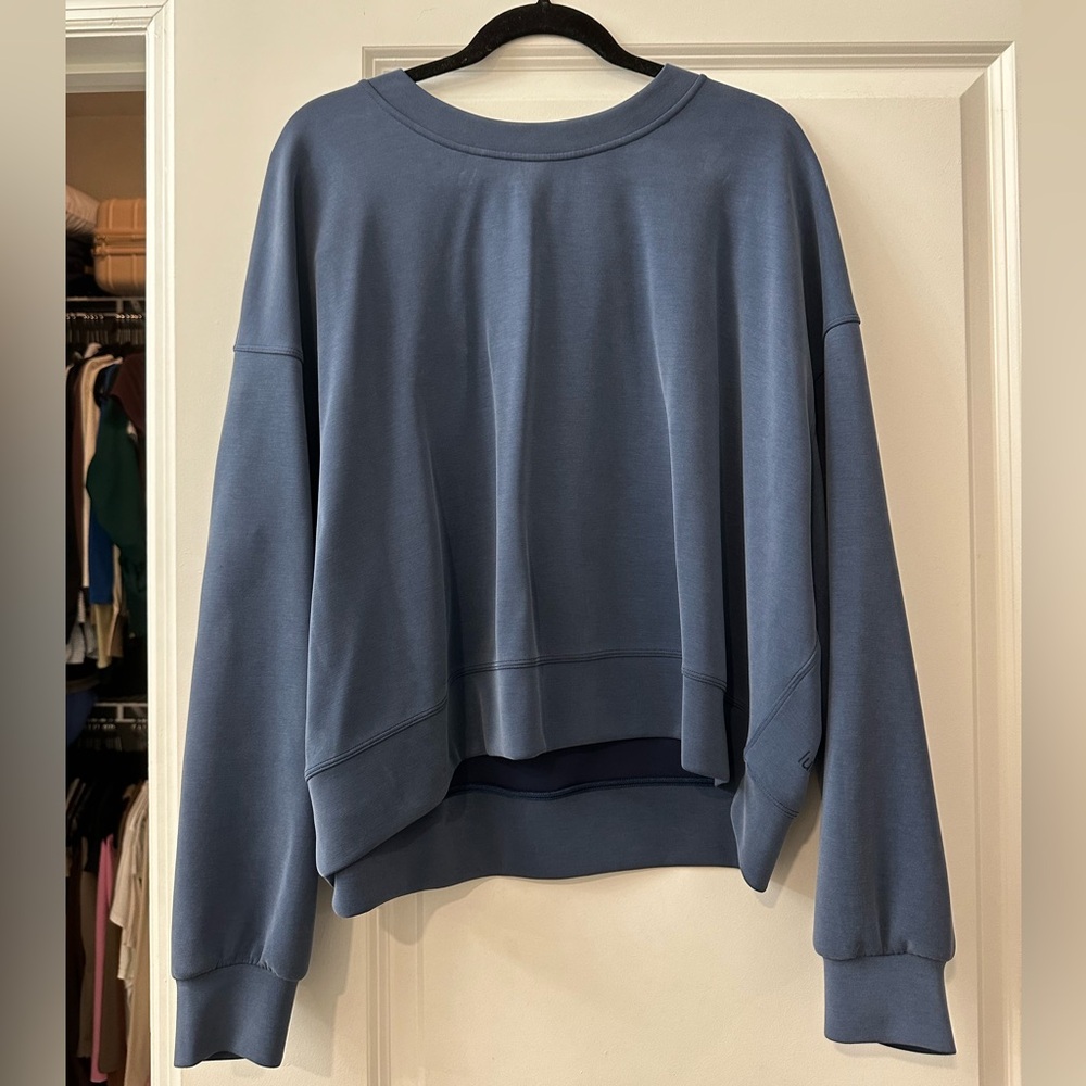 Lululemon soft stream crewneck in denim blue size 12
